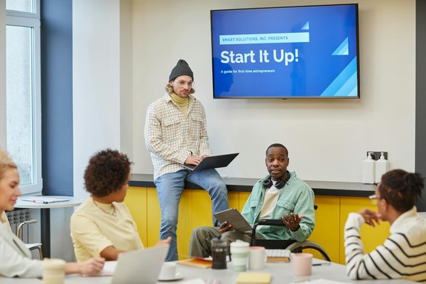 Quelles stratégies de marketing digital sont efficaces pour une nouvelle application de gestion du stress ?