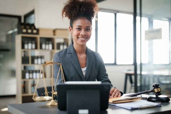 Trouvez votre avocat idéal grâce à l'annuaire avocat juriscore
